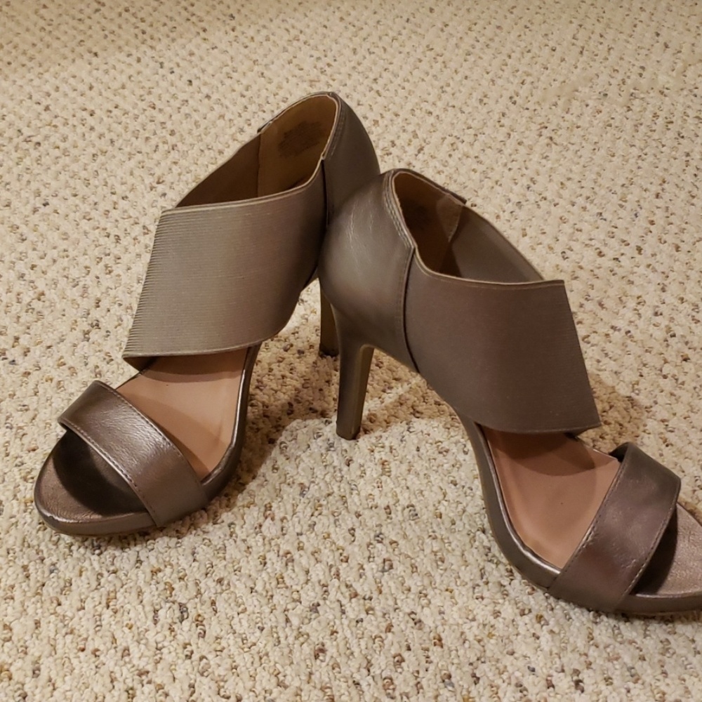 Simply Vera heels